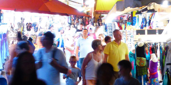 L'été, on vit la nuit : profitez des marchés nocturnes de l'île d'Oléron